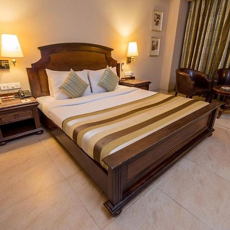 Hotel Le Cypress Bareilly Eksteriør bilde