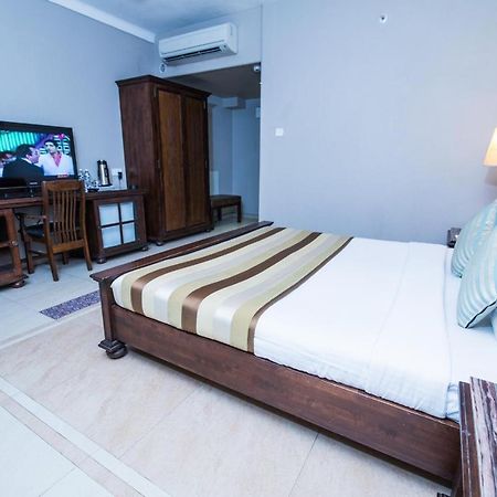 Hotel Le Cypress Bareilly Eksteriør bilde