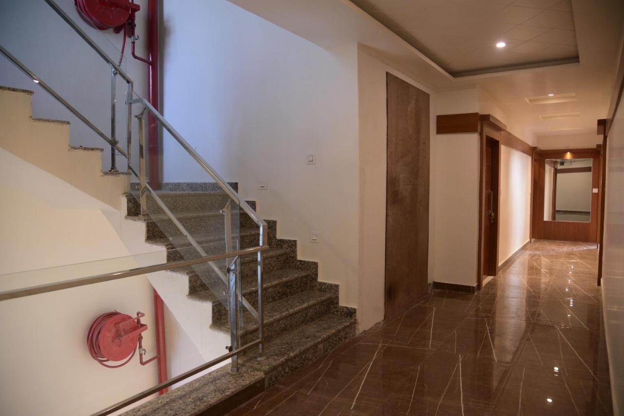 Hotel Le Cypress Bareilly Eksteriør bilde