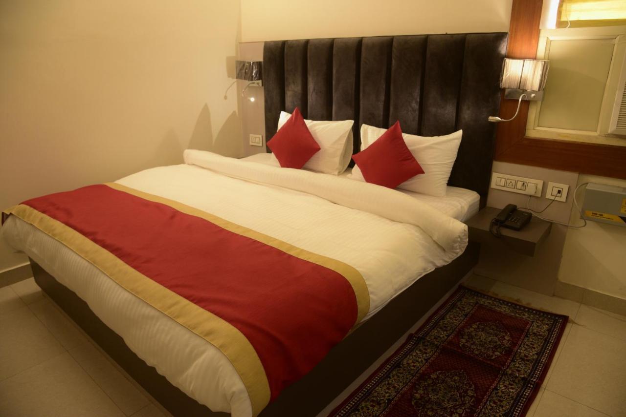 Hotel Le Cypress Bareilly Eksteriør bilde
