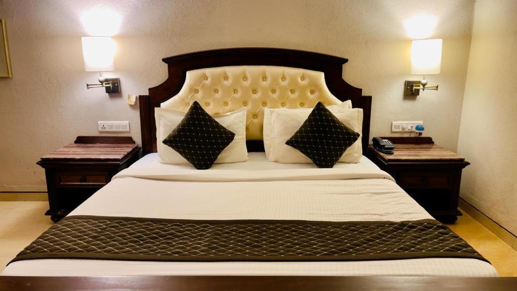 Hotel Le Cypress Bareilly Eksteriør bilde