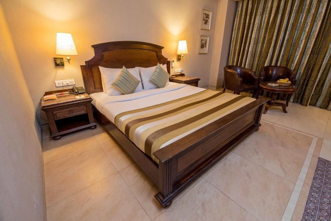 Hotel Le Cypress Bareilly Eksteriør bilde