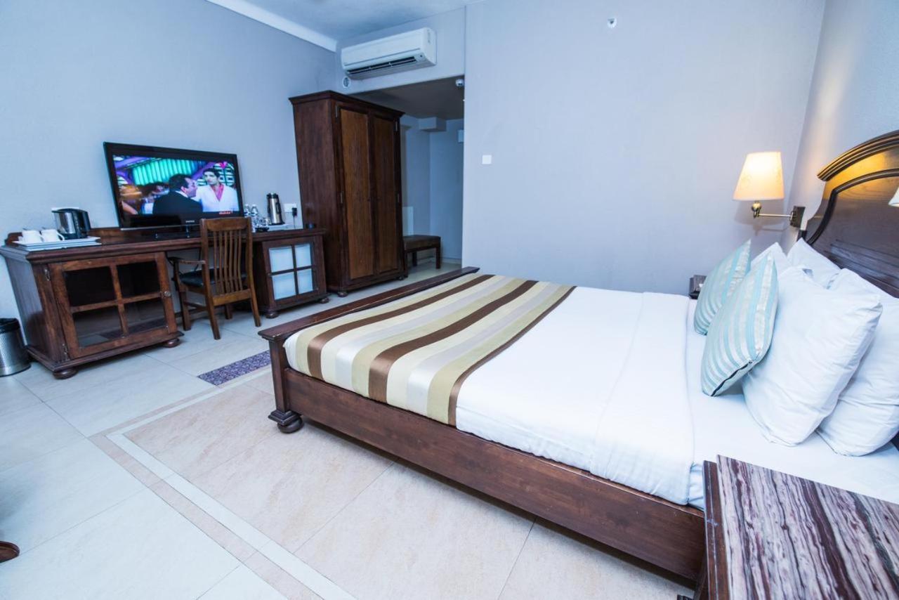 Hotel Le Cypress Bareilly Eksteriør bilde